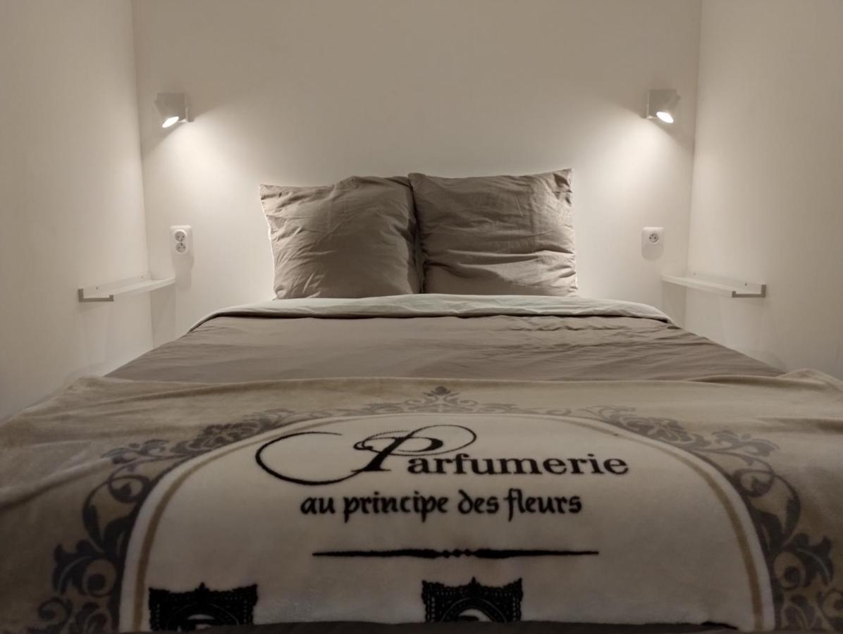 Manoir De La Guignardiere : The Ou Cafe ? Apartment *